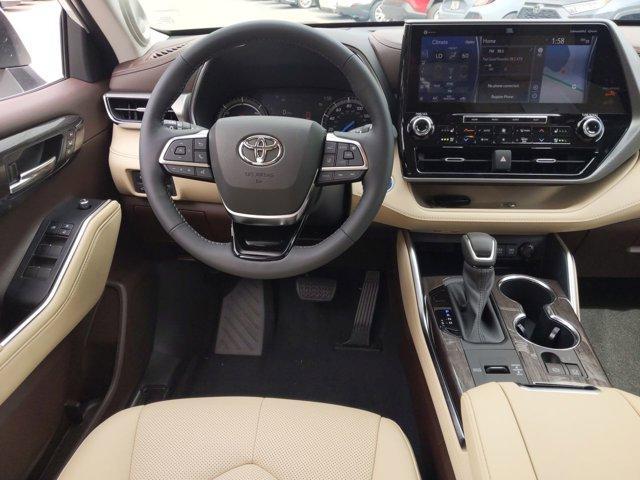 used 2021 Toyota Highlander Hybrid car, priced at $37,998