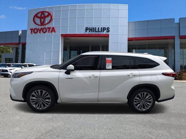 used 2021 Toyota Highlander Hybrid car, priced at $37,998