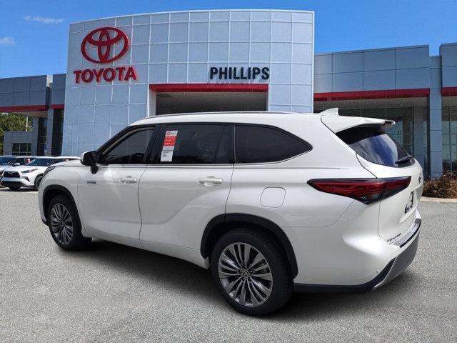 used 2021 Toyota Highlander Hybrid car, priced at $37,998