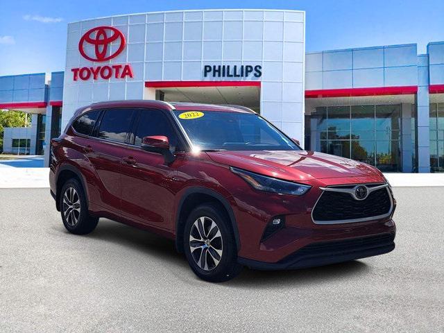 used 2022 Toyota Highlander car, priced at $36,994
