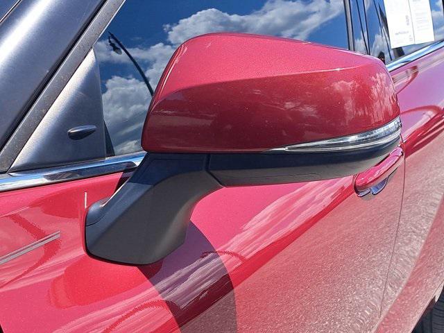 used 2022 Toyota Highlander car, priced at $35,997