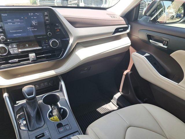used 2022 Toyota Highlander car, priced at $35,997