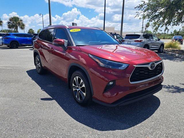 used 2022 Toyota Highlander car, priced at $35,997