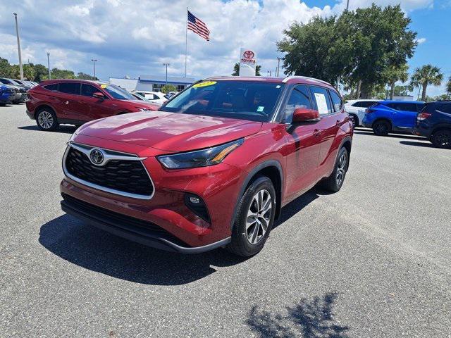 used 2022 Toyota Highlander car, priced at $35,997