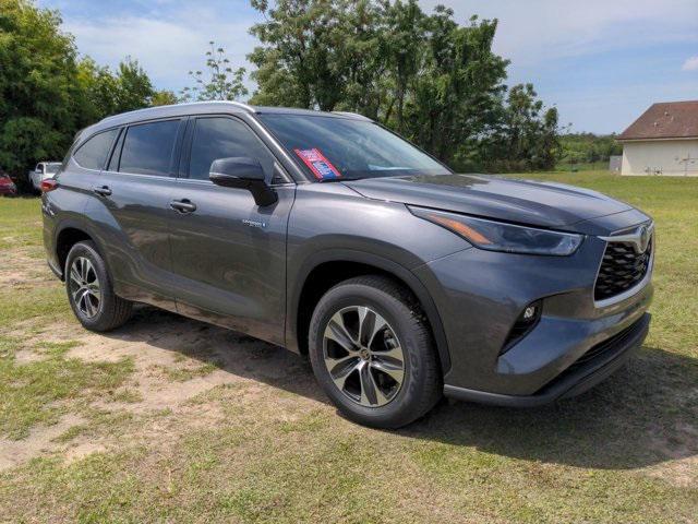 used 2021 Toyota Highlander Hybrid car, priced at $35,996