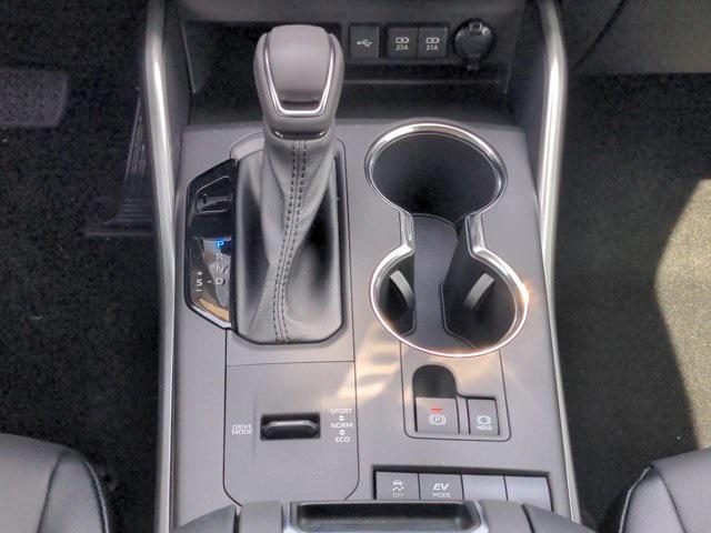 used 2021 Toyota Highlander Hybrid car, priced at $35,996