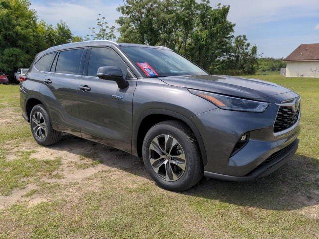 used 2021 Toyota Highlander Hybrid car, priced at $35,996