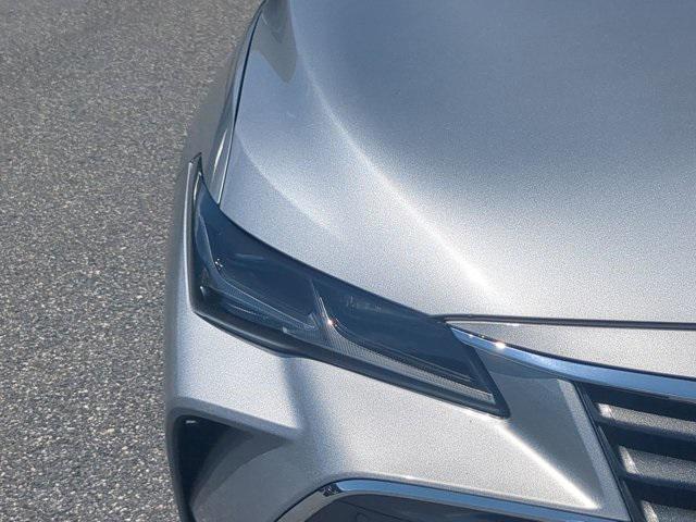 used 2020 Toyota Avalon Hybrid car, priced at $30,896
