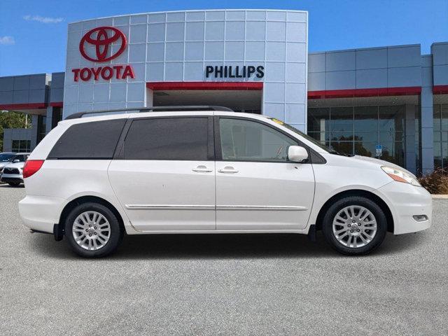 used 2007 Toyota Sienna car, priced at $10,999