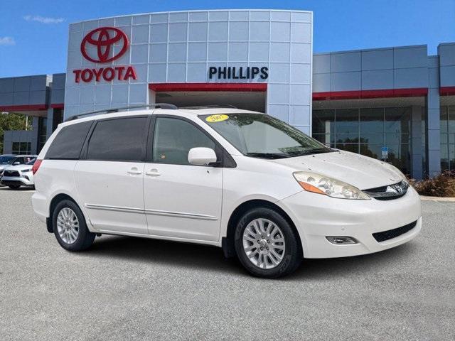 used 2007 Toyota Sienna car, priced at $10,999