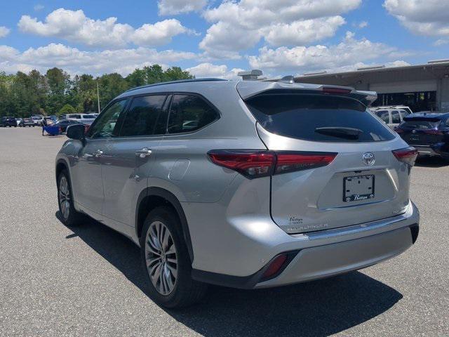 used 2021 Toyota Highlander car, priced at $41,999