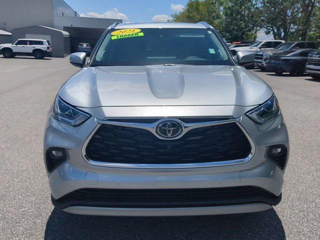 used 2021 Toyota Highlander car, priced at $41,999