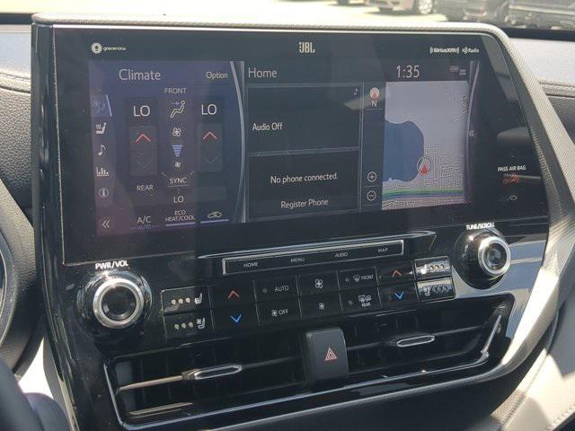 used 2021 Toyota Highlander car, priced at $41,999