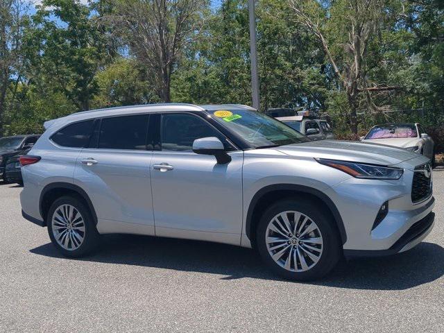 used 2021 Toyota Highlander car, priced at $41,999