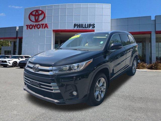 used 2017 Toyota Highlander car, priced at $22,999
