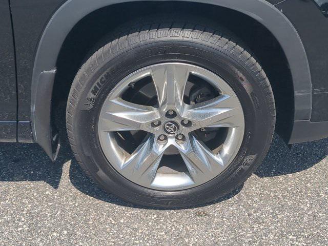 used 2017 Toyota Highlander car, priced at $22,999