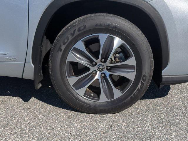 used 2020 Toyota Highlander Hybrid car, priced at $32,597