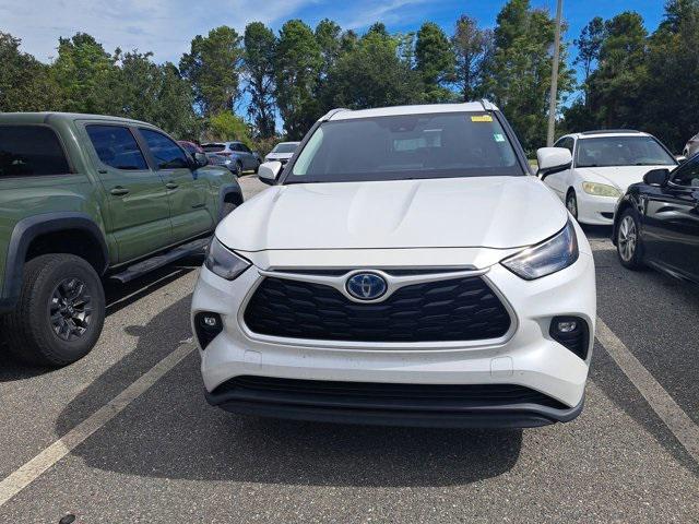 used 2022 Toyota Highlander Hybrid car, priced at $34,998