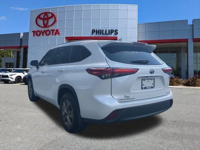 used 2023 Toyota Highlander Hybrid car, priced at $43,995