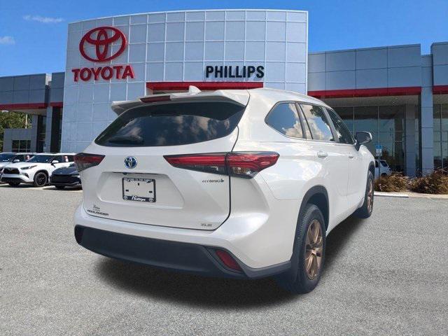 used 2023 Toyota Highlander Hybrid car, priced at $43,995