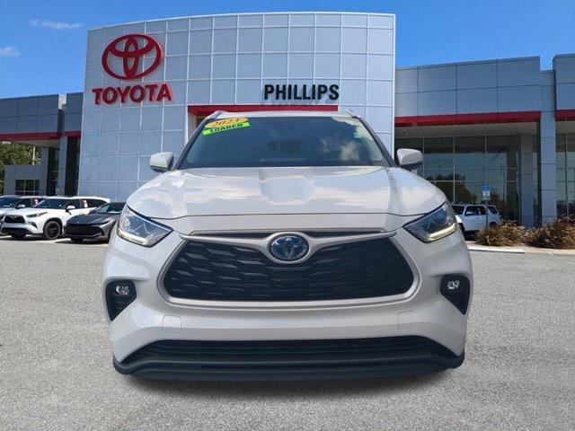 used 2023 Toyota Highlander Hybrid car, priced at $43,995