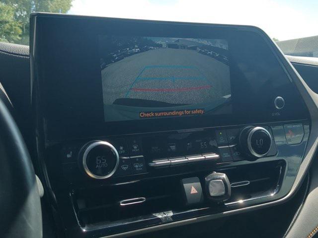 used 2023 Toyota Highlander Hybrid car, priced at $43,995