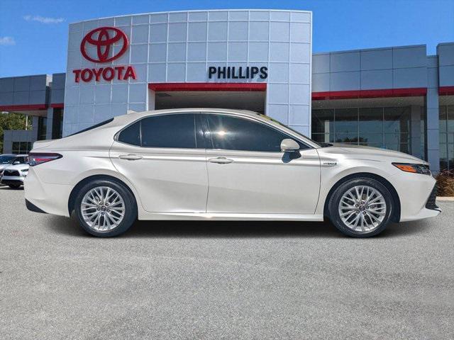 used 2019 Toyota Camry Hybrid car, priced at $27,246