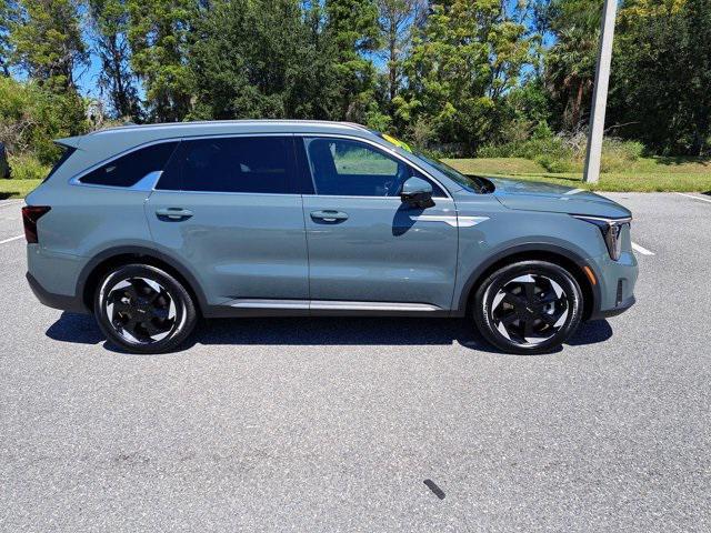 used 2025 Kia Sorento Hybrid car, priced at $37,854