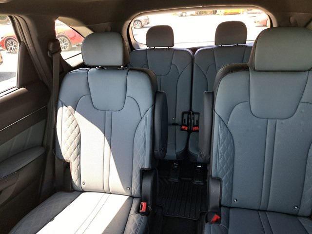 used 2025 Kia Sorento Hybrid car, priced at $37,854