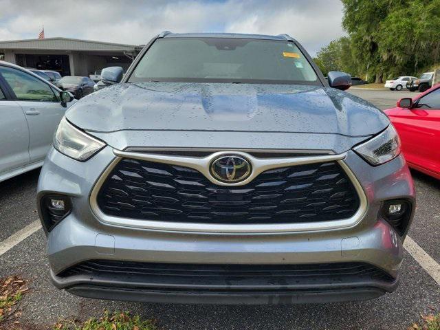 used 2021 Toyota Highlander car, priced at $29,495