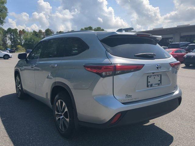 used 2022 Toyota Highlander Hybrid car, priced at $39,999