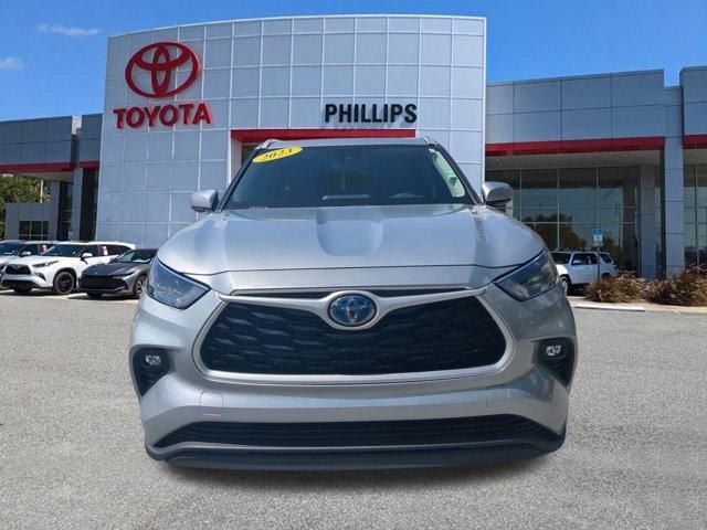 used 2022 Toyota Highlander Hybrid car, priced at $39,999