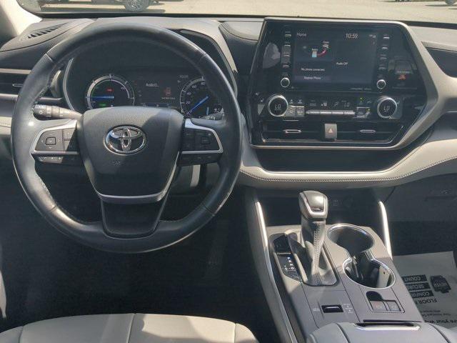 used 2022 Toyota Highlander Hybrid car, priced at $39,999