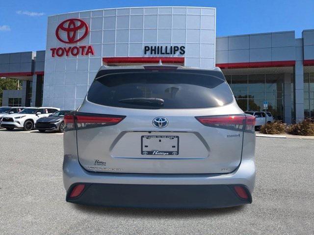 used 2022 Toyota Highlander Hybrid car, priced at $39,999