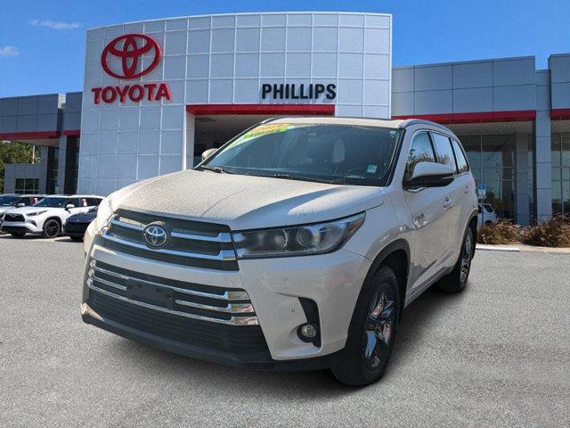 used 2019 Toyota Highlander Hybrid car, priced at $33,997