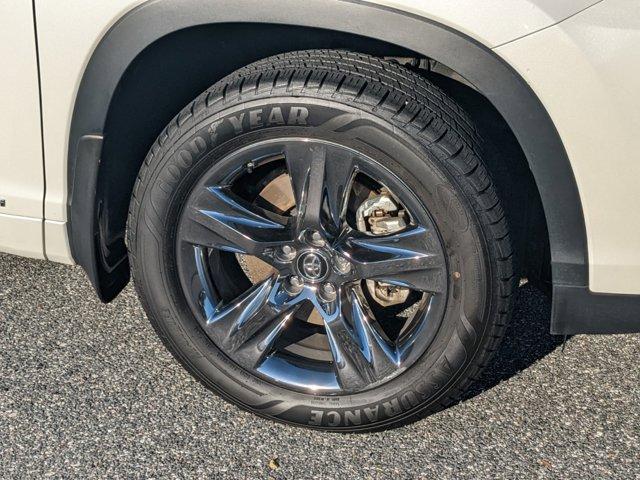 used 2019 Toyota Highlander Hybrid car, priced at $33,997