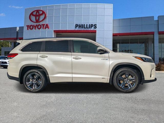 used 2019 Toyota Highlander Hybrid car, priced at $33,997