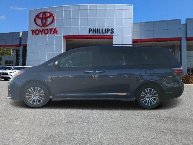 used 2020 Toyota Sienna car, priced at $29,996