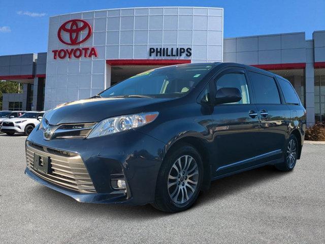 used 2020 Toyota Sienna car, priced at $29,996