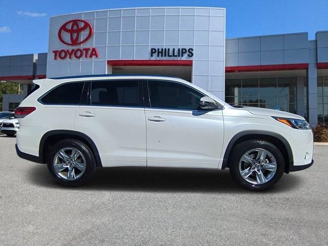 used 2019 Toyota Highlander car, priced at $26,710