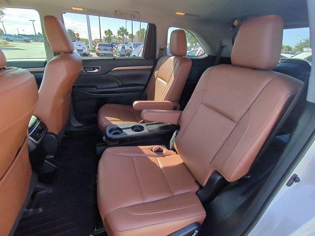 used 2019 Toyota Highlander car, priced at $26,710