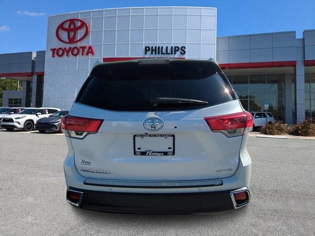 used 2019 Toyota Highlander car, priced at $26,710