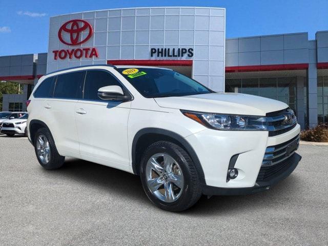 used 2019 Toyota Highlander car, priced at $26,710