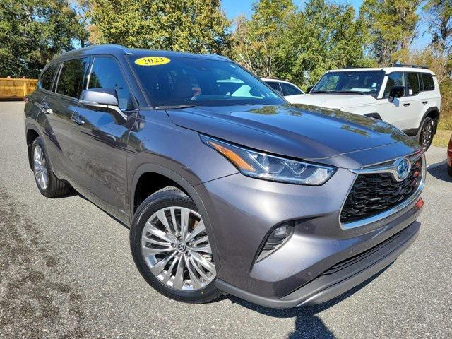 used 2024 Toyota Highlander Hybrid car, priced at $49,991