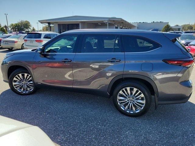 used 2024 Toyota Highlander Hybrid car, priced at $49,991