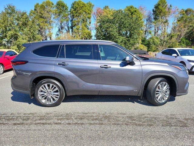 used 2024 Toyota Highlander Hybrid car, priced at $49,991