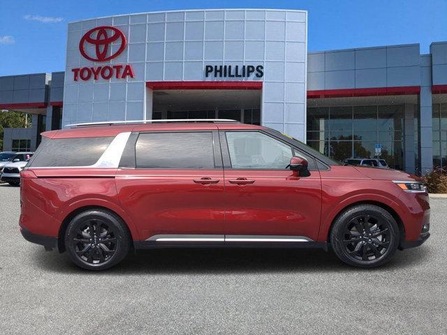used 2024 Kia Carnival car, priced at $41,999