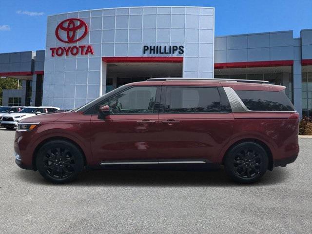 used 2024 Kia Carnival car, priced at $41,998