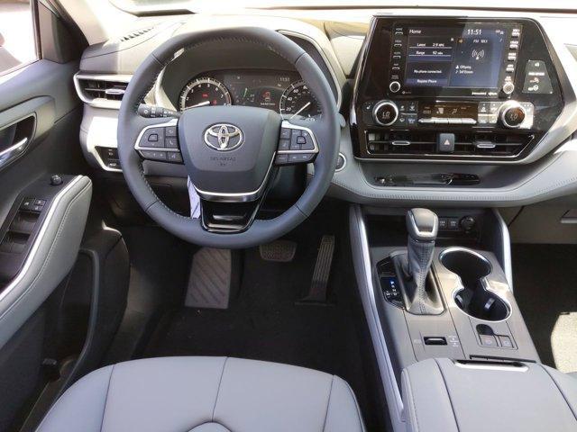 used 2020 Toyota Highlander car, priced at $29,290