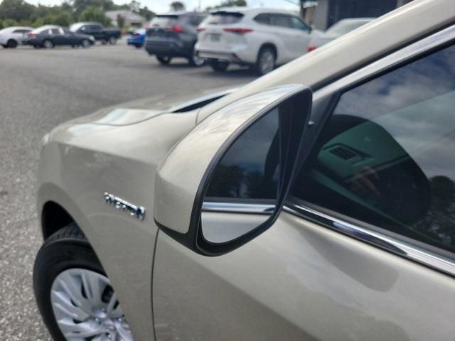 used 2014 Toyota Camry Hybrid car, priced at $9,997